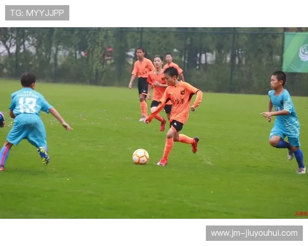 围绕崇左江州业余足球队探索社区足球文化传承与可持续发展之路